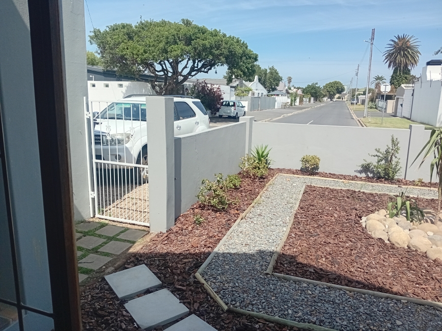 To Let 3 Bedroom Property for Rent in Strand North Western Cape